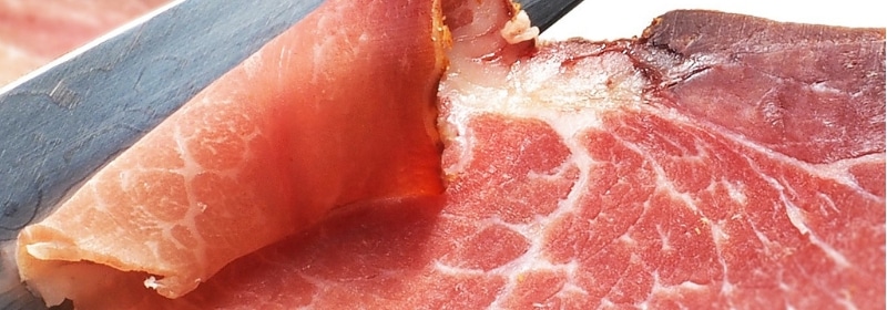 slicing ham with nitrates