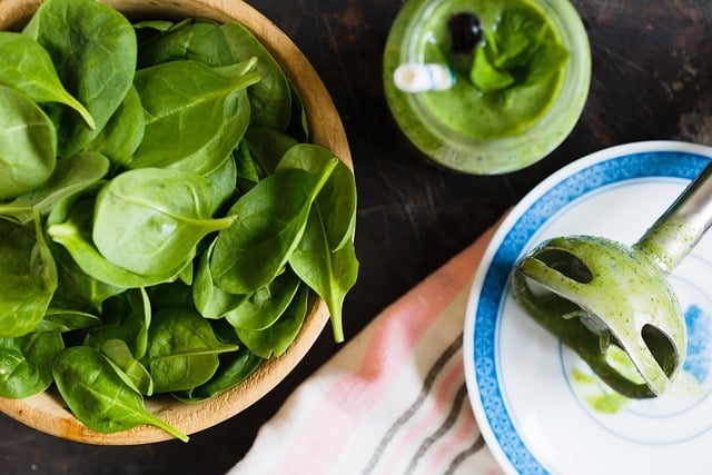 spinach smoothie that contains oxalates